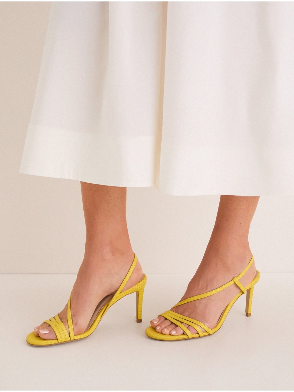 NWOT TUCKERNUCK SHOES Lemon Yellow Embossed Leather Scarlet Heels - size 8.5 - Picture 5 of 13